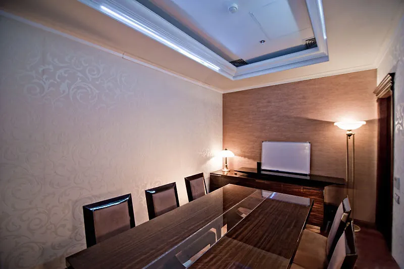 De Paris Hotel Kyiv 3*,